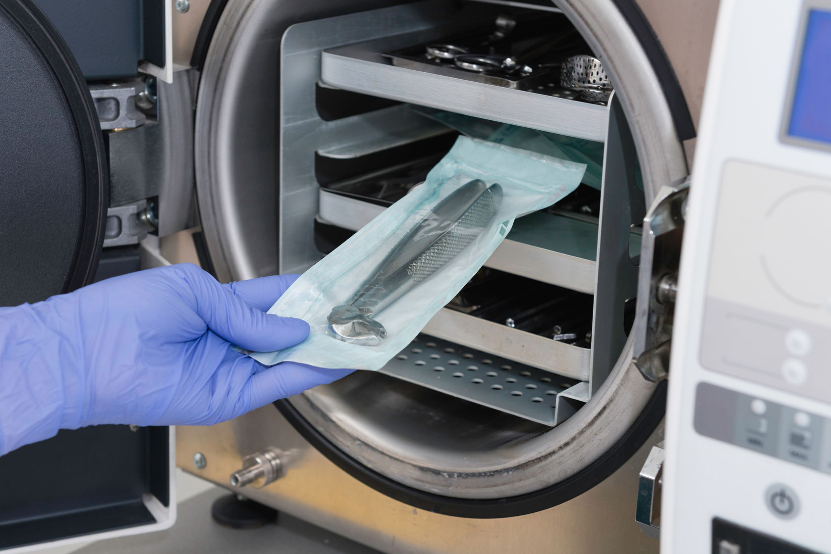 Sterilizing medical instruments in an autoclave